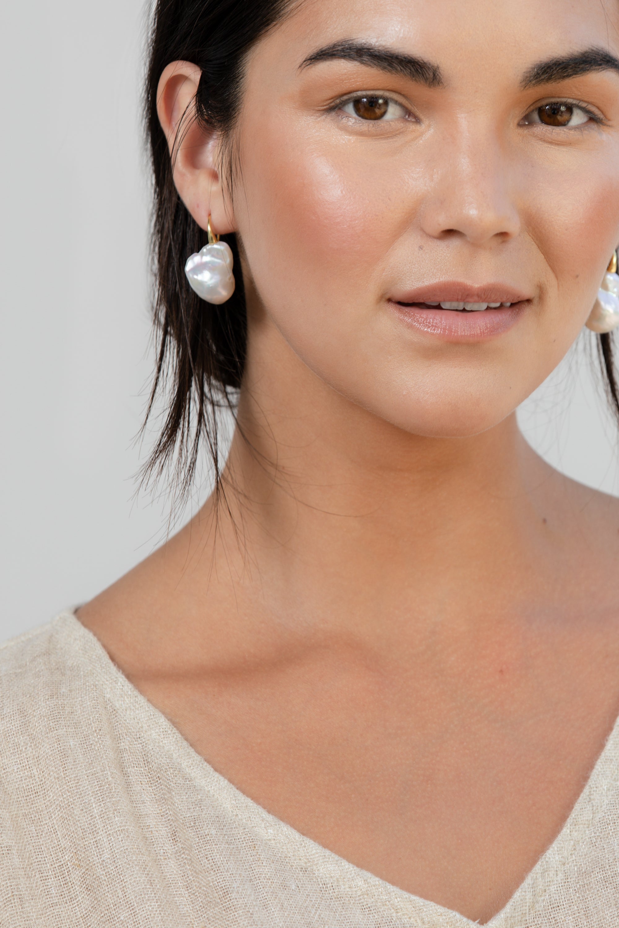 Becasa-Wild-Pearl-Drop-Earrings