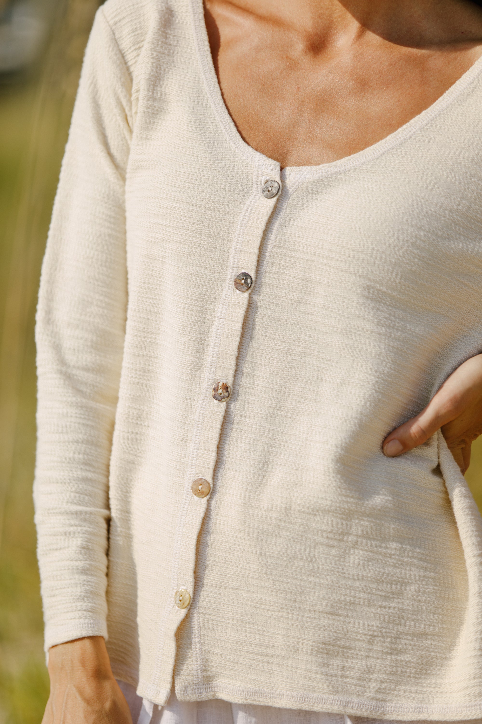 Becasa-porch-cardigan-Shellwhite