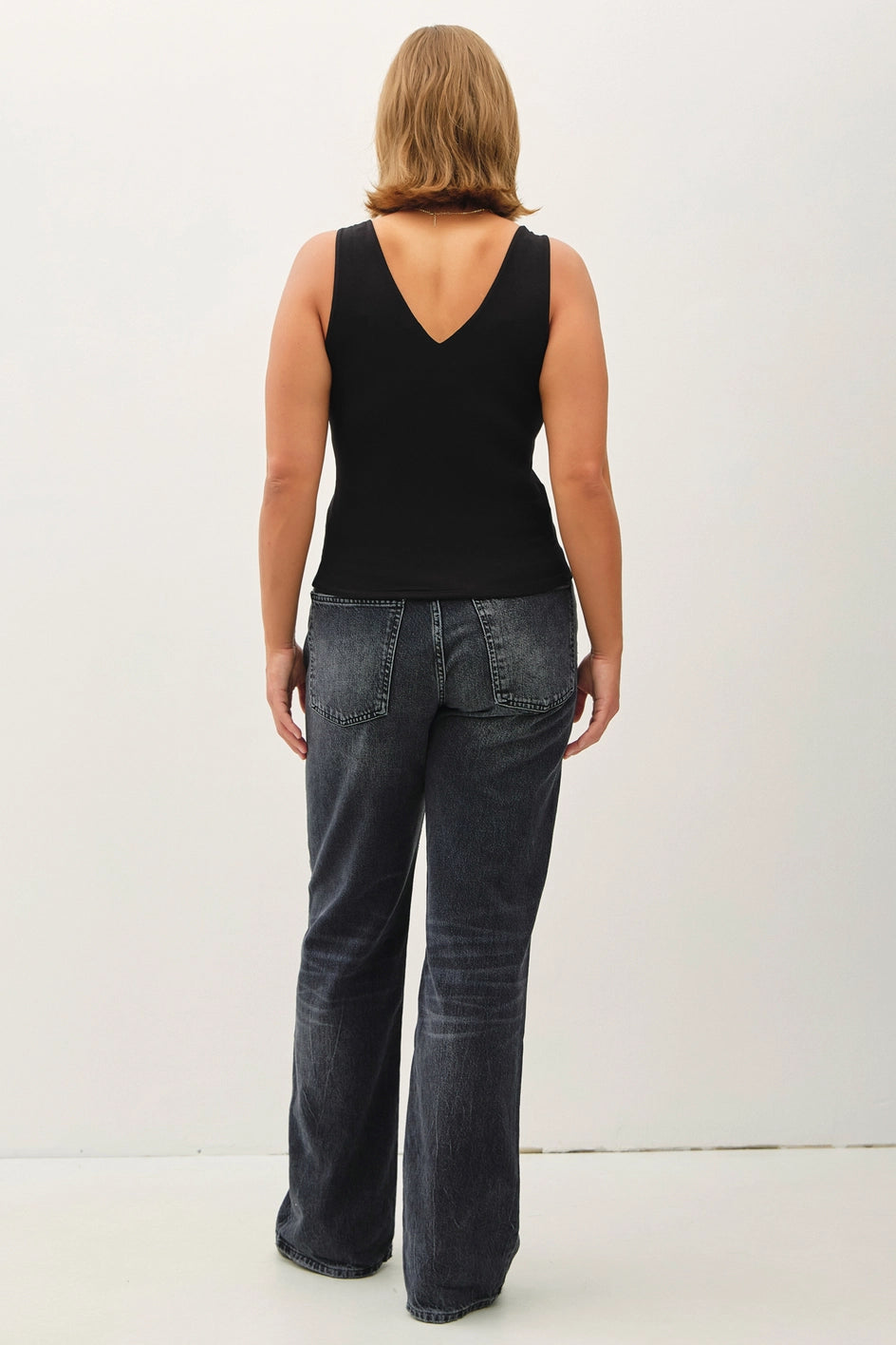 Plus Basic V-Neck Tank BL 
