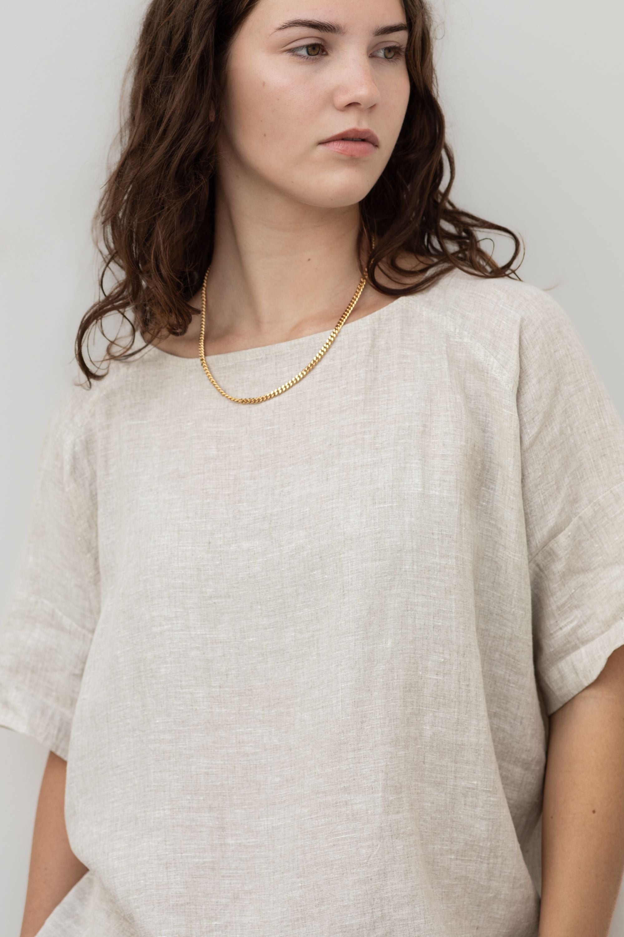 model chain necklace 