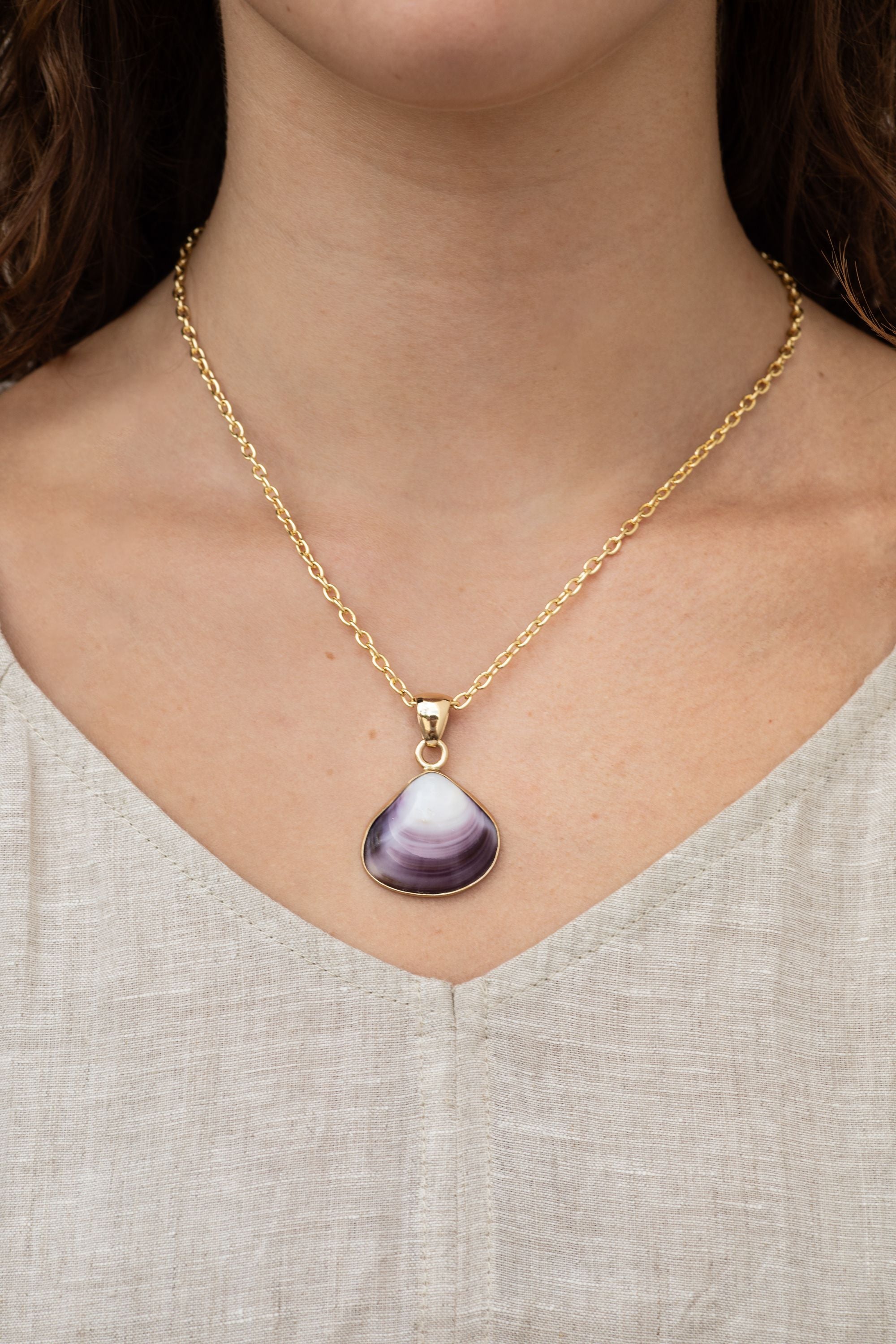 clam shell charm on chain