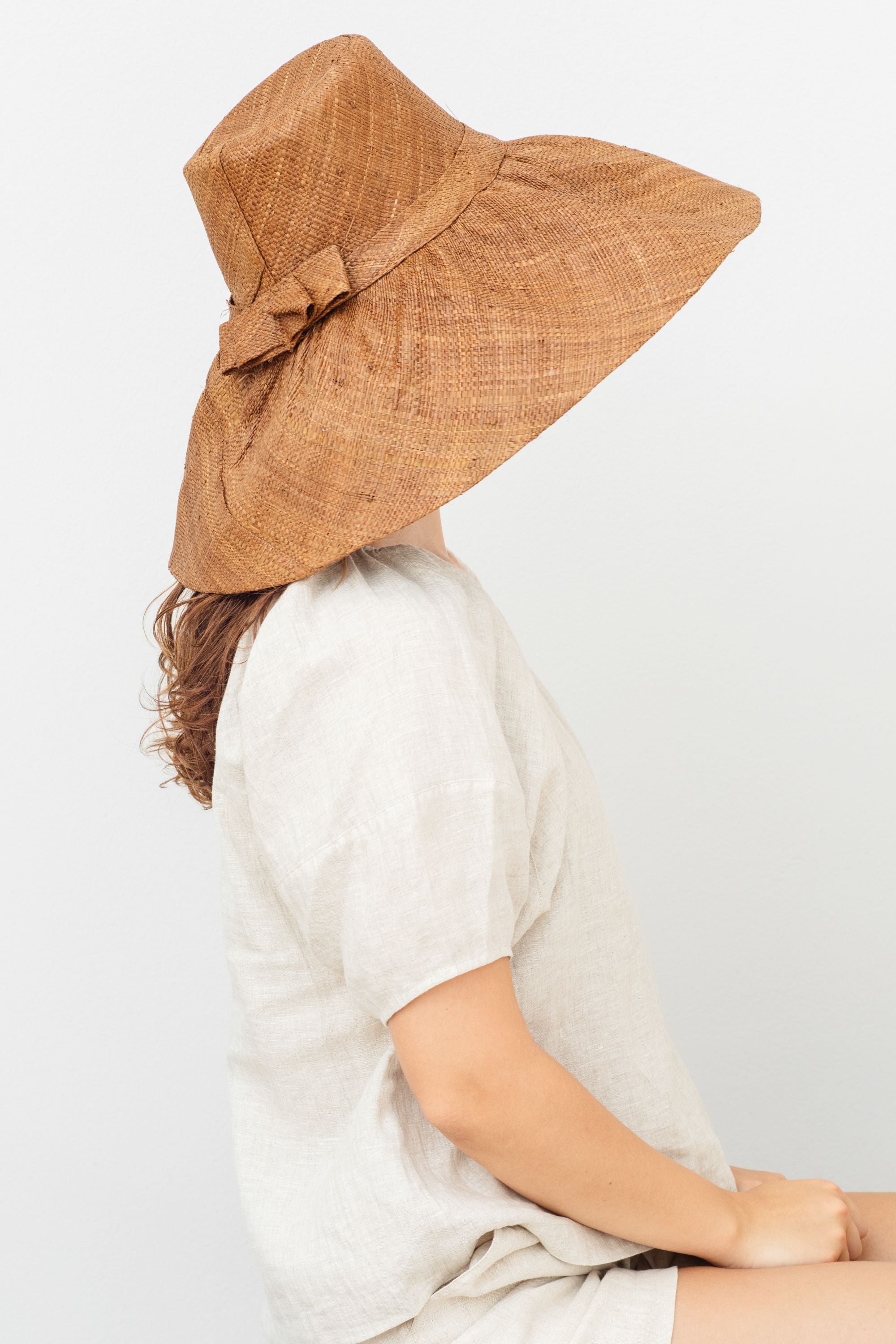 voyage hat warm sand